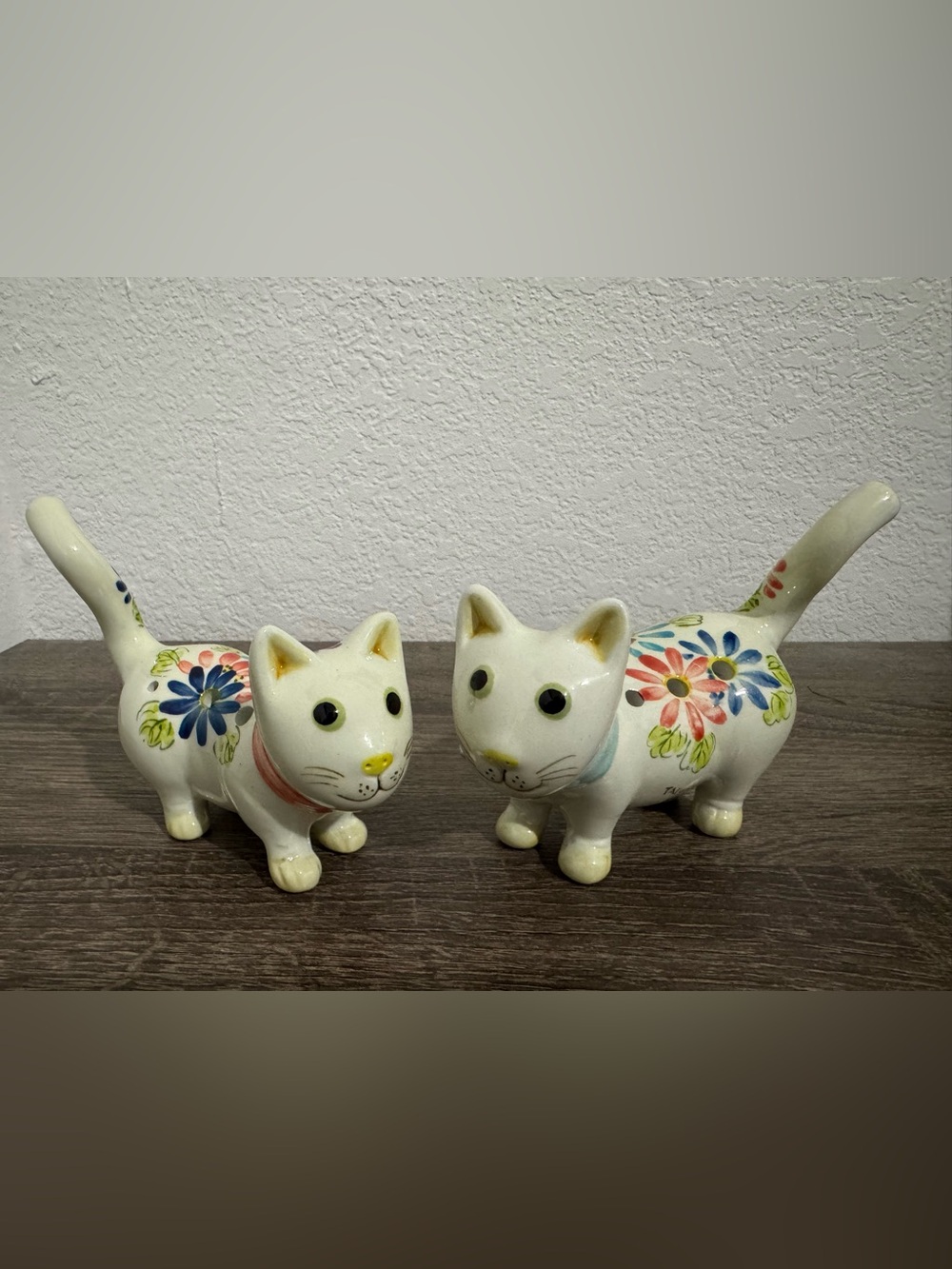 Hand-Painted Floral Ceramic Ocarina Cat Wind Instrument.